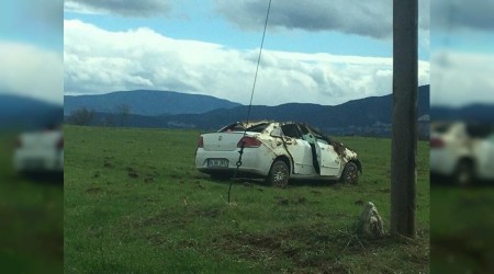 Otomobil kontrolden karak tarlaya utu: 1 yaral