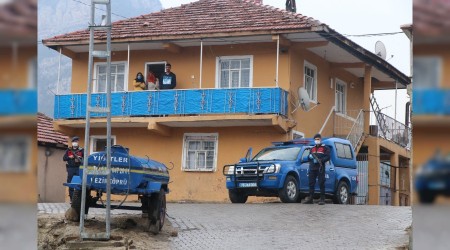 Karabkn en byk ky Cumayan'nda 2 mahallede 16 hane karantina altna alnd