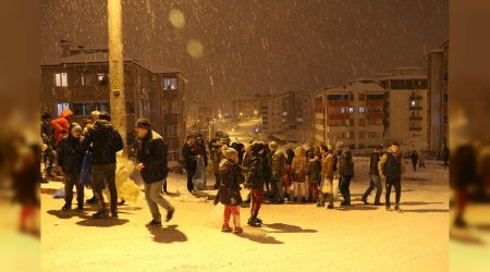 Kar'da kayarken kafasn arpt