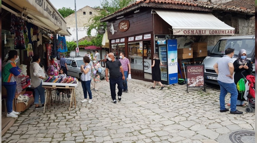 Esnaf pazar kstlamasnn kalkmasn bekliyor