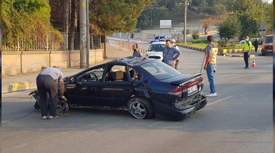 Kaldrma arpan otomobil takla att: 1'i ocuk 2 yaral