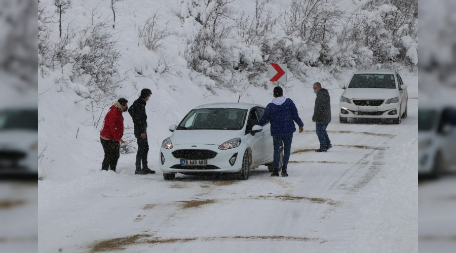 Kayak sevdas srcleri yolda brakt