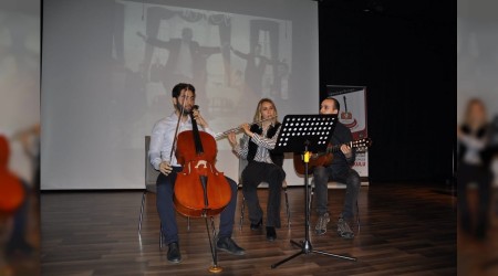 retmenler meslektalarna konser verdi