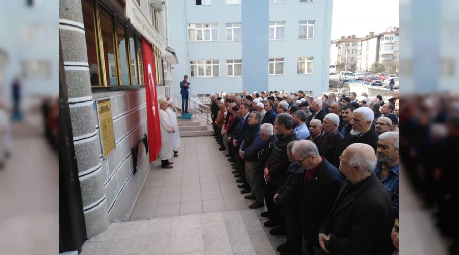 ehit Mehmetikler iin gyabi cenaze namaz klnd