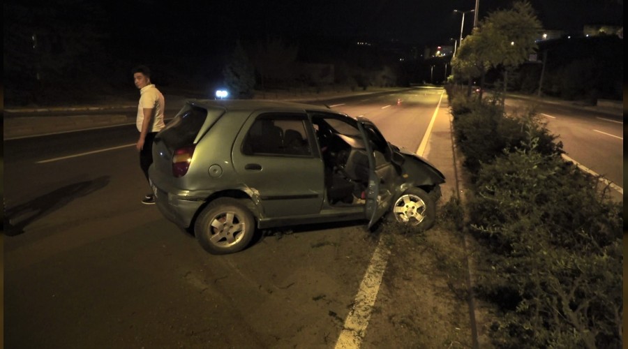 Tartt erkek arkada direksiyonu krnca kaza yaptlar