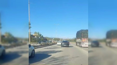 Trafikte defalarca �erit de�i�tirerek makas att�