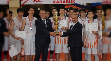 Basketbol Yldzlar Trkiye ampiyonlar kupalarn ald