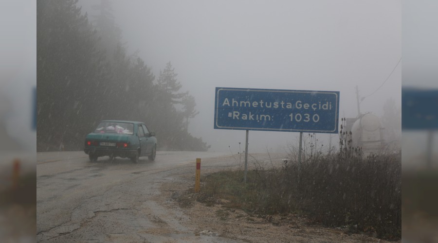 Karabk-Bartn Karayolu'nda kar ya balad