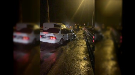 Yenice'de trafik kazas : 1' i ar 5 yaral