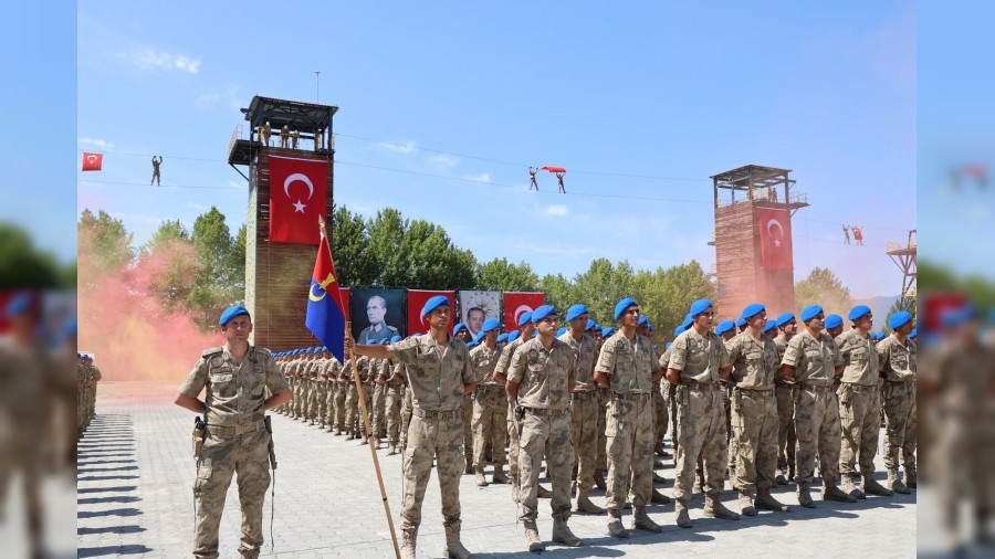 Bin 619 komando dualarla mezun oldu