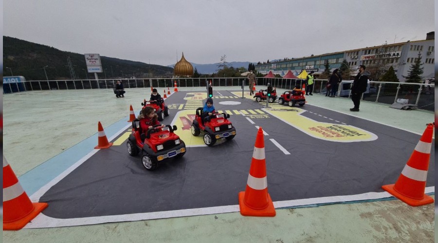 Karabkte ocuklara ve vatandalara trafik gvenlii eitimi