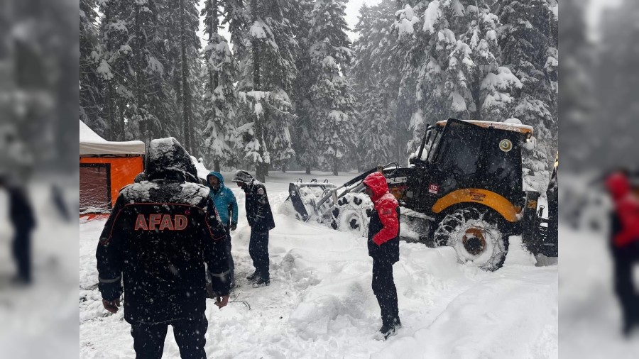 Karab�k�te yaylada mahsur kalan 7 ki�i kurtar�ld�