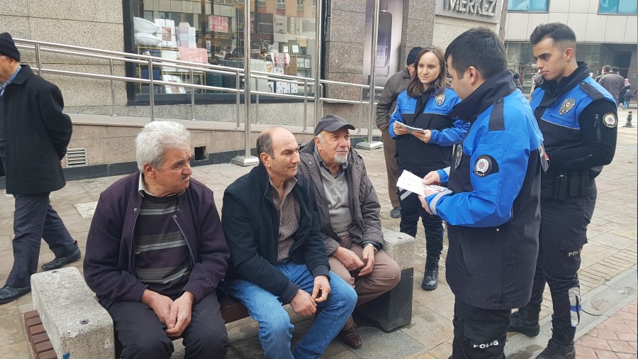 Polis ekiplerinden Acil durumda tek numara uyars