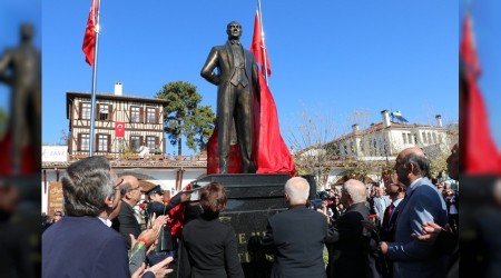 Safranbolu Kyii Meydan'nda Atatrk heykeli ald