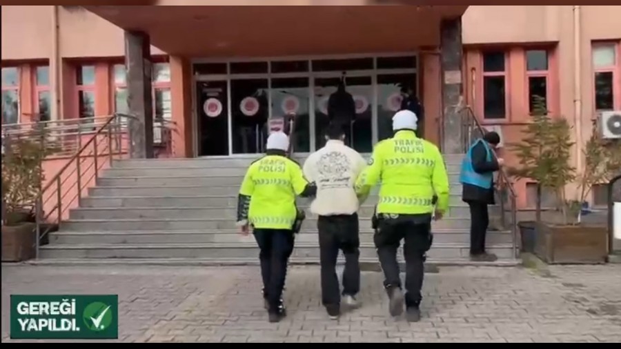 "dur" ihtar�na uymayan motosiklet s�r�c�s�ne 69 bin 200 TL ceza