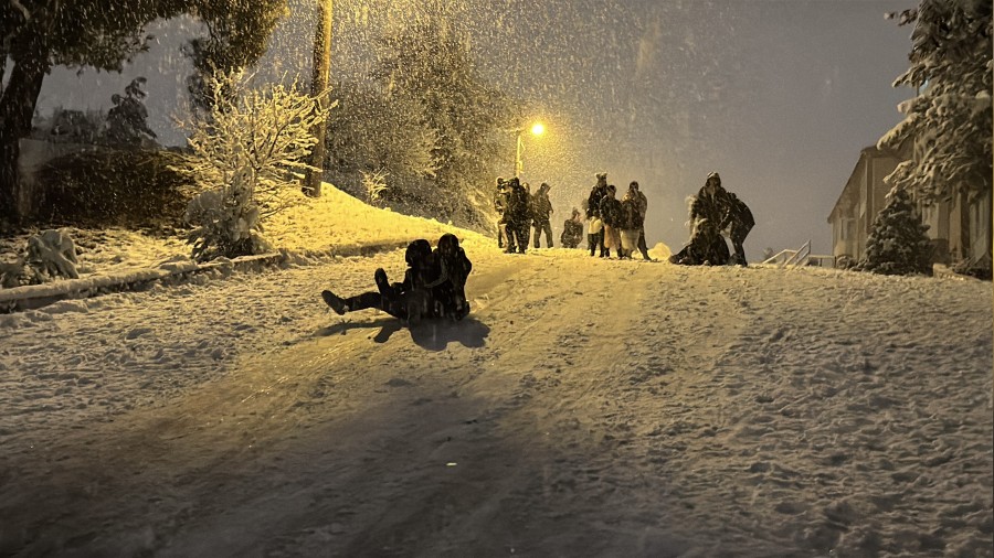 Kar ya���� s�r�c�lere �ile, �ocuklara e�lence oldu