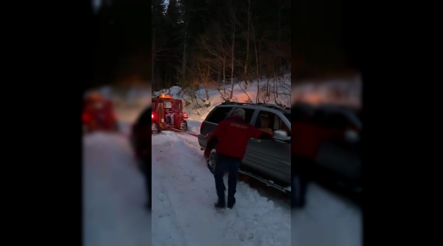 Karda aralar mahsur kalanlarn imdadna KARDOFF ekipleri yetiti