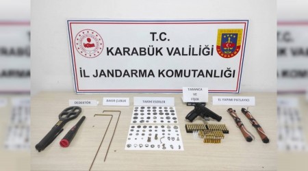 Operasyonlarda Antik M�s�r d�nemine ait heykel ele ge�irildi