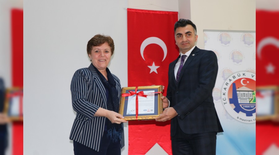 Trkiyede ilk kez bir Milli Eitim Mdrlne verildi