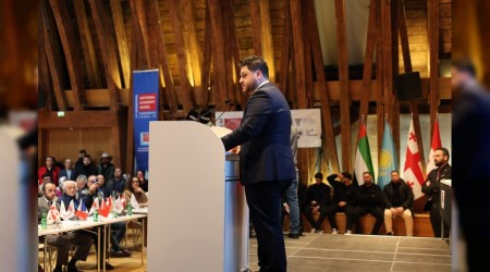 Diller farkl�yd�, dinler farkl�yd� ama dertler ayn�yd�